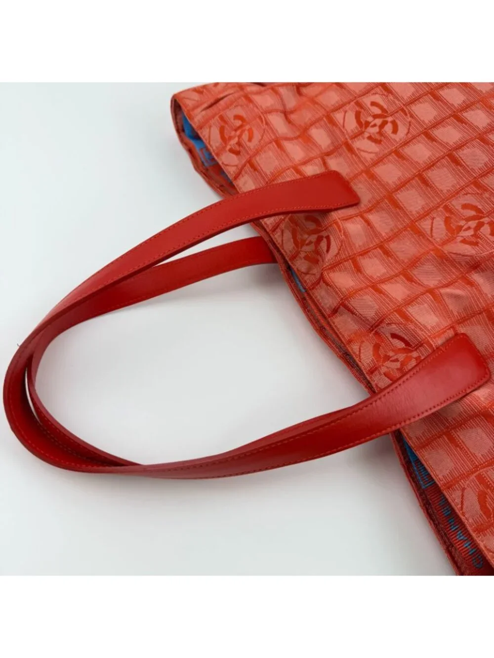 ★SOLD★ Chanel CC Logo New Travel Tote Red Nylon Vintage - Picture 13 of 15